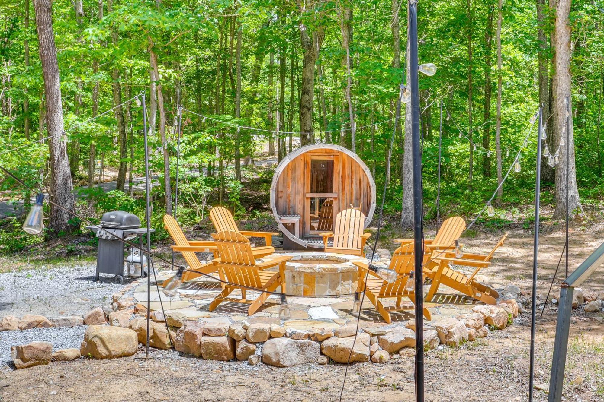 Monteagle Cabin With Swim Spa, Sauna And Fire Pit! المظهر الخارجي الصورة